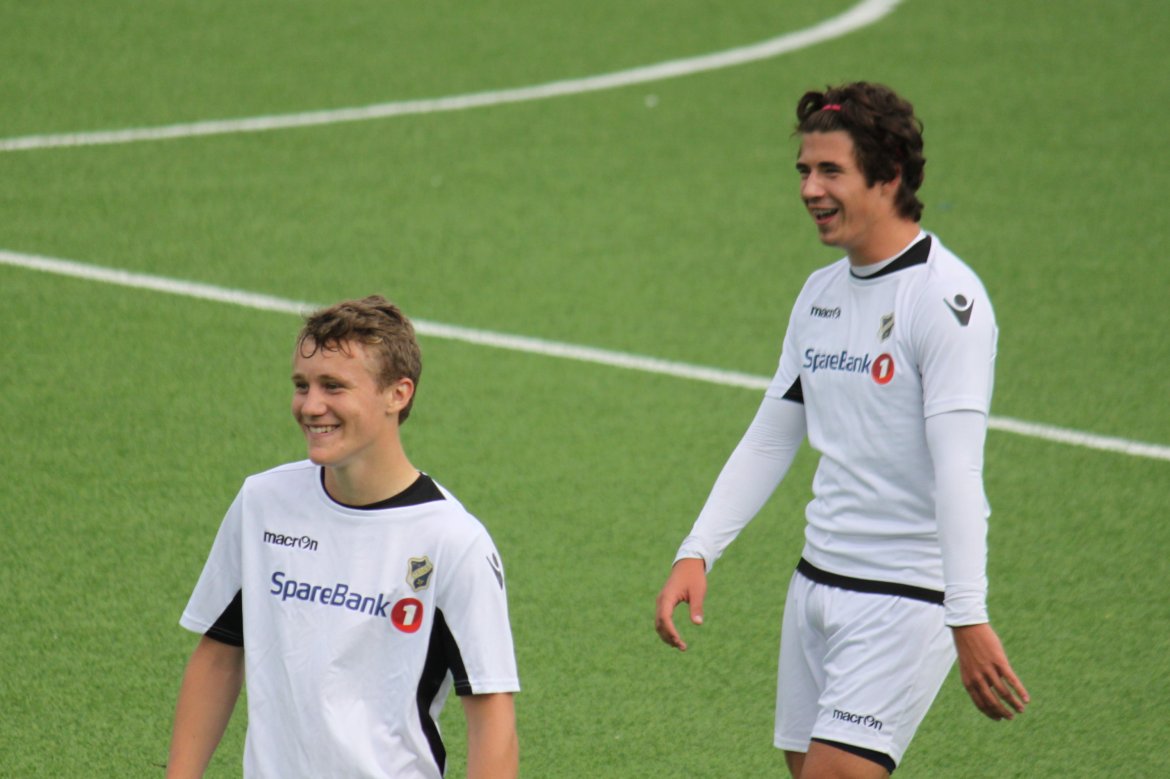 0-4: Miller scorer rett etter han kom inn. Ble feiret med en god vits 