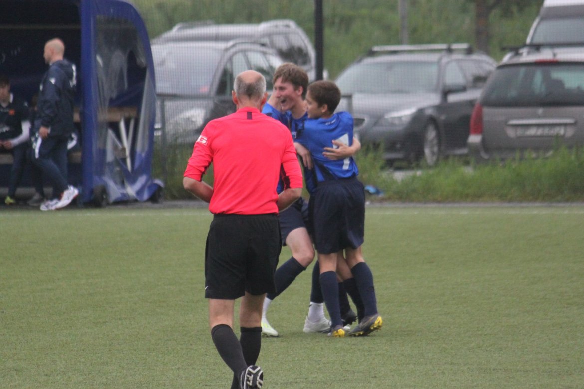 2-0. Fornøyd Lenoci etter langskudd i vinkelen